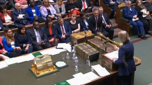 Truss at despatch box