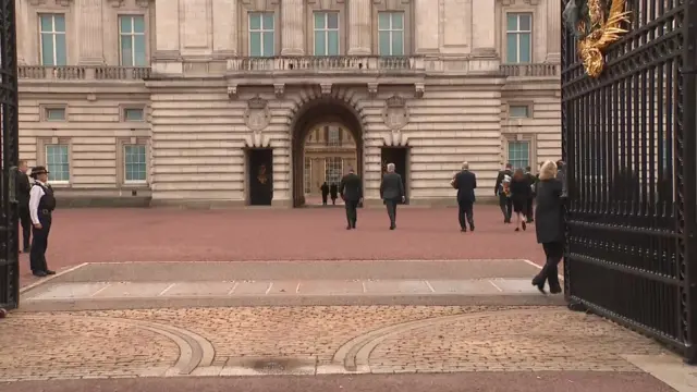 Picture of the front of Buckingham Palace