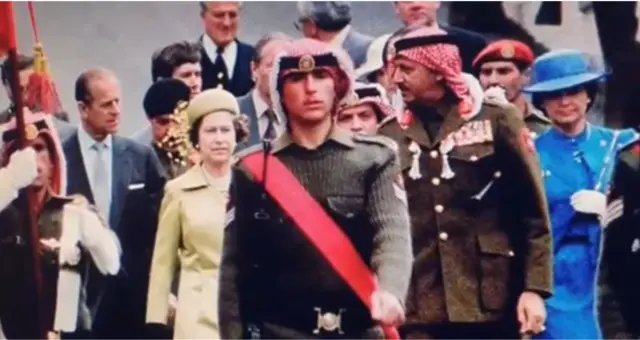 Photograph by Zohrab Markarian of Queen Elizabeth and King Hussein