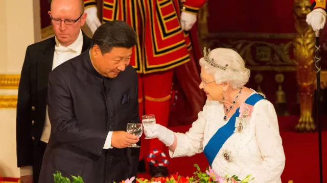 Chinese President Xi Jinping with Queen Elizabeth II