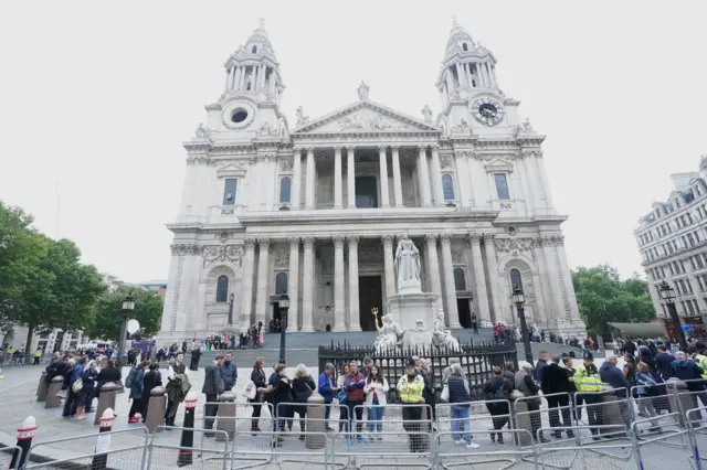 St Paul's cathedral with queue
