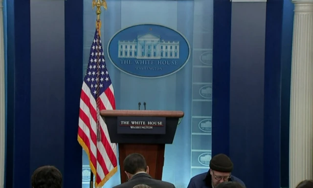 An empty plinth at the White House