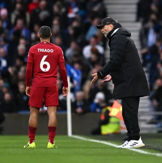 Liverpool boss Jurgen Klopp shouts instructions to his players.