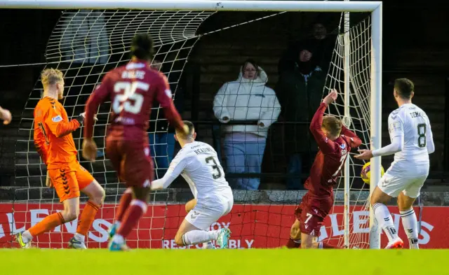 Arbroath go ahead through Yasin El-Mhanni