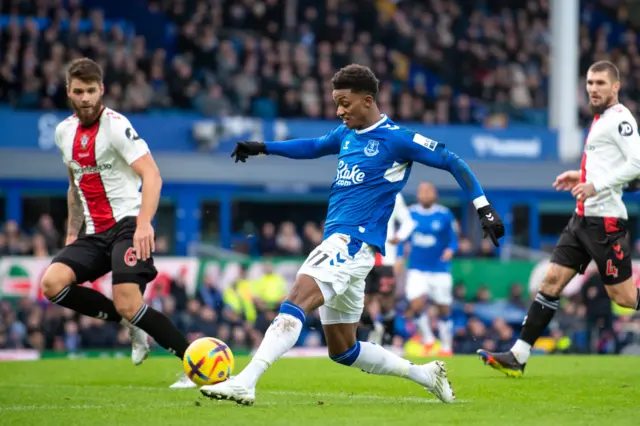 Everton's Demarai Gray runs into the Southampton penalty area.