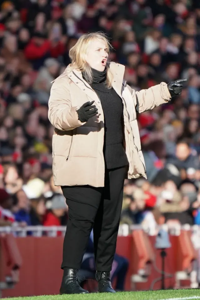 Chelsea boss Emma Hayes shouts instructions to her team.