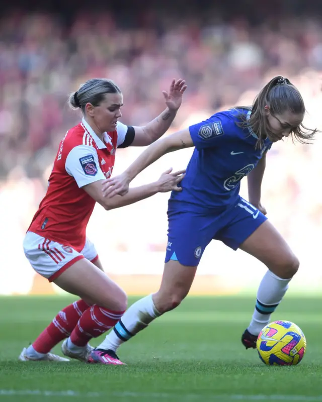 Chelsea midfielder Guro Reiten evades an attempted challenge.