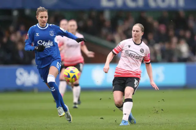 Natasha Dowie attempts Reading's first shot on target versus Everton.