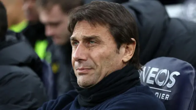 Antonio Conte looking cross