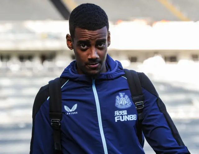 Alexander Isak arrives at St James' Park.