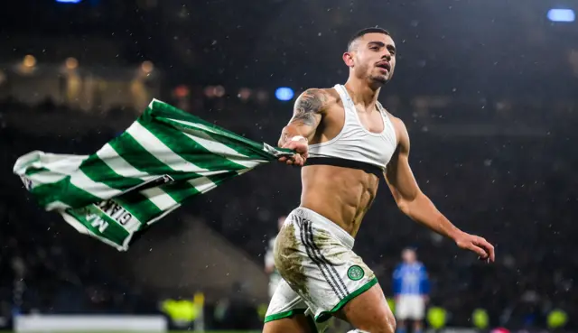 Celtic striker Giorgos Giakoumakis celebrates