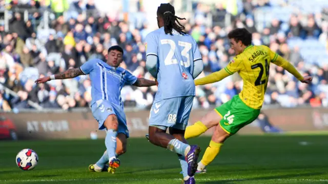 Josh Sargent scores for Norwich