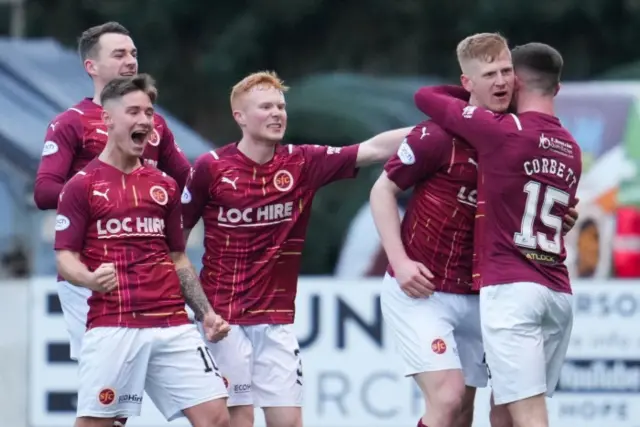 Stenhousemuir celebrate