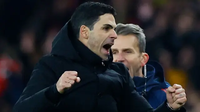 Mikel Arteta celebrating