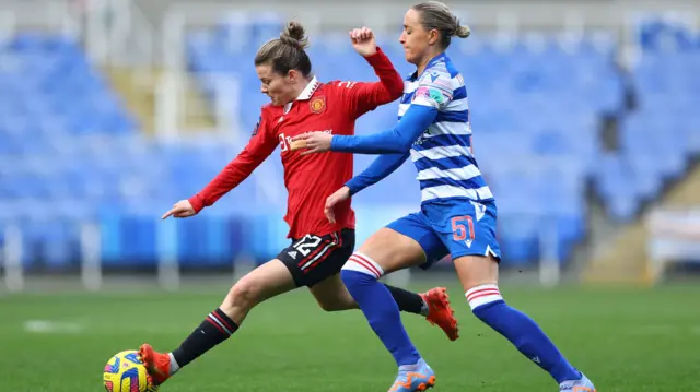 Man United's Hayley ladd takes a shot