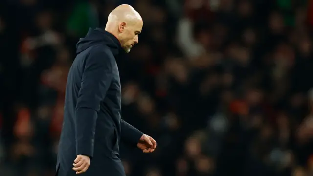 Erik ten Hag walking