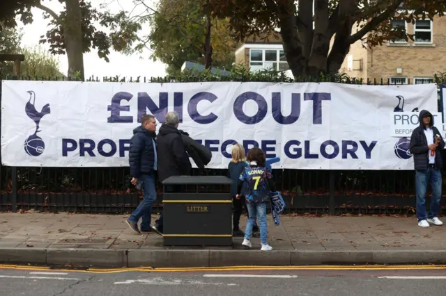 Spurs protest