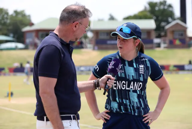England U19s captain Grace Scrivens speaks to Charles Dagnall during U19 World Cup