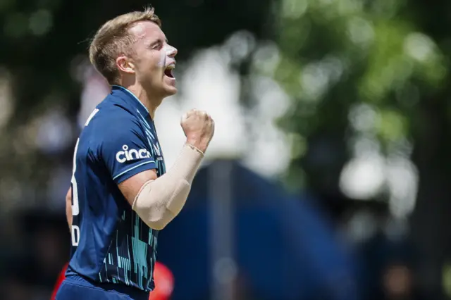 Sam Curran celebrates dismissing Quinton de Kock