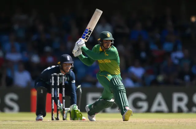 Quinton de Kock reverse sweeps Moeen Ali in the second ODI