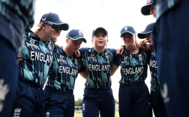 England huddle