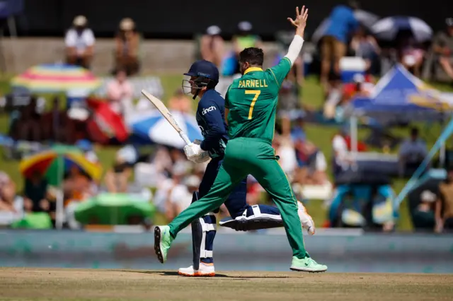 Wayne Parnell appeals for lbw against Jason Roy in the second South Africa-England ODI