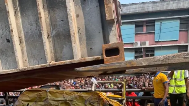 Scene of the rescue operation at Ojuelegba bridge, Lagos, Nigeria - 29 January 2023