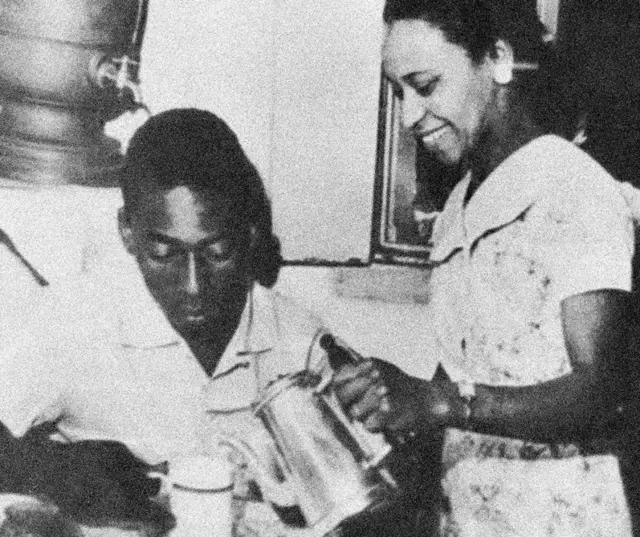 Pele and mum