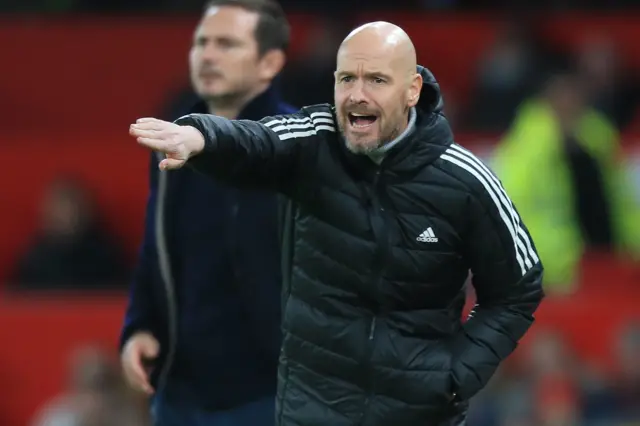 Erik ten Hag gives instructions to his Manchester United players