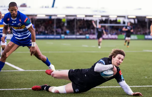 Cancelliere scores Glasgow's first try