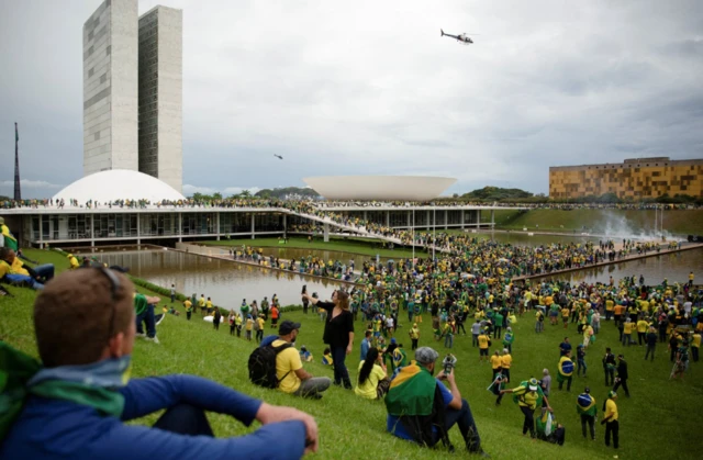 Protesters storm Brasilia's national congress