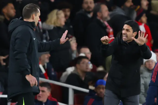 Mikel Arteta remonstrates with the fourth official during Arsenal's goalless draw against Newcastle in the Premier League