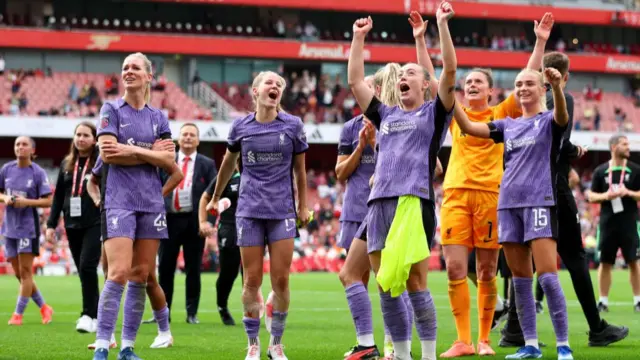 Liverpool celebrating a WSL win