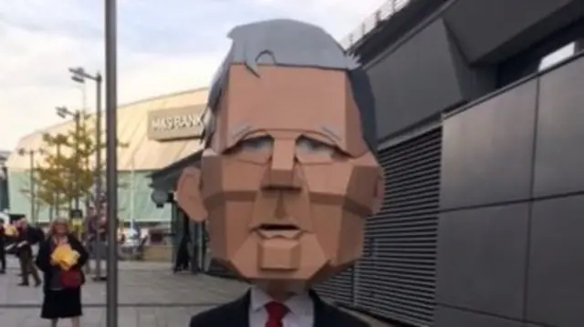 A cardboard head of Keir Starmer