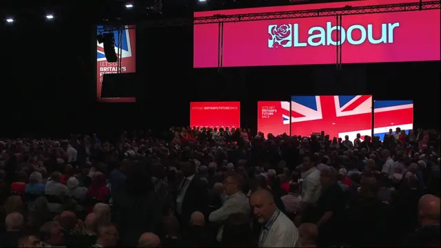 General shot over the conference hall before the Starmer speech