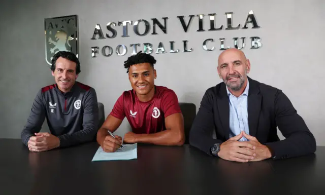 Ollie Watkins signs a new contract at Aston Villa