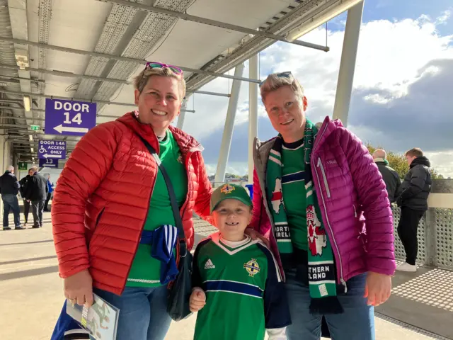 Edie-may is accompanied by Laura and Gayle to her first match.