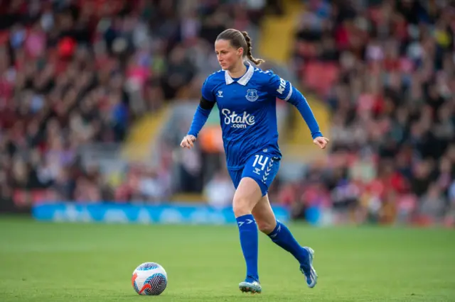 Nicoline Sorensen with the ball