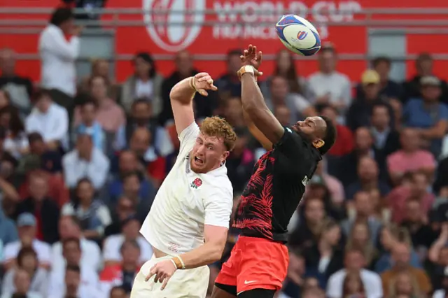 England's lock Ollie Chessum fight for the ball in a line-out with Fiji's number eight Viliame Mata