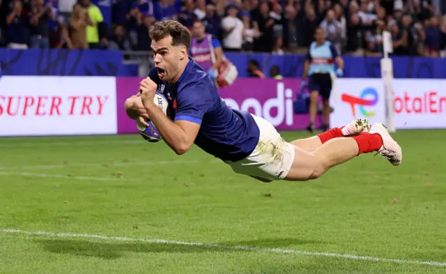 Damian Penaud dives over the try line