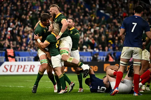 Eben Etzebeth of South Africa, celebates with team-mates