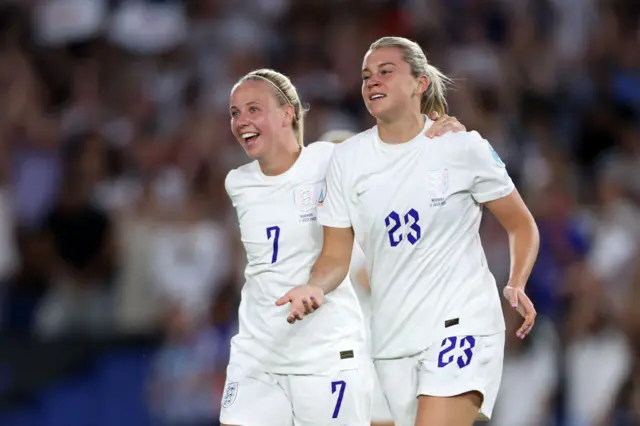 Alessia Russo celebrates with Beth Mead