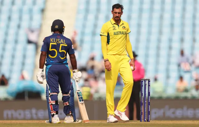 Mitchell Starc warns Kusal Perera about leaving his crease at the non-striker's end