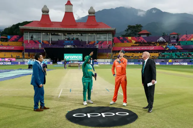 South Africa captain Temba Bavuma and the Netherlands' Scott Edwards at the toss