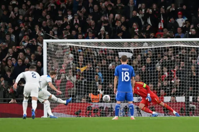 Kane scores from the spot to level for England.