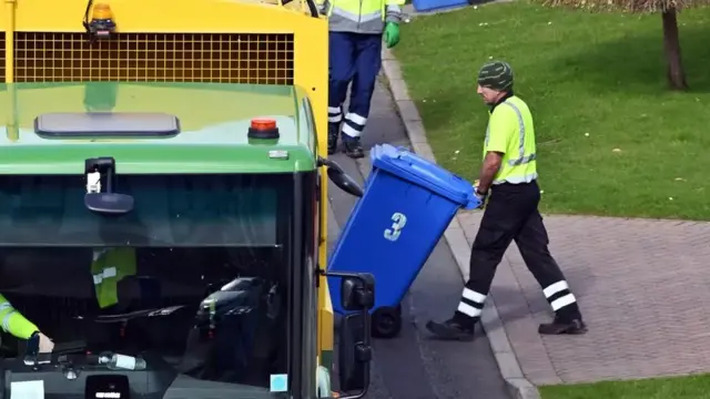 bin lorry