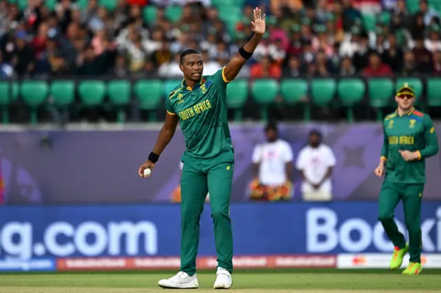 Lungi Ngidi appeals for lbw