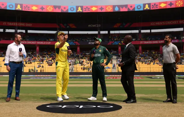 Toss between Australia and Pakistan in Bengaluru at 2023 Cricket World Cup