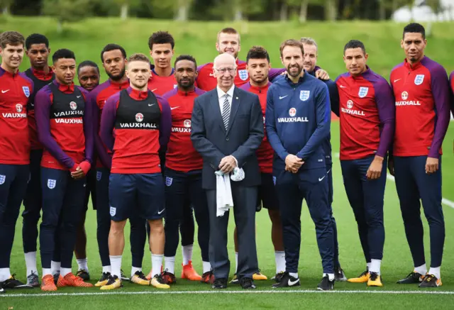 Sir Bobby Charlton pictured with the England men's national team in 2017