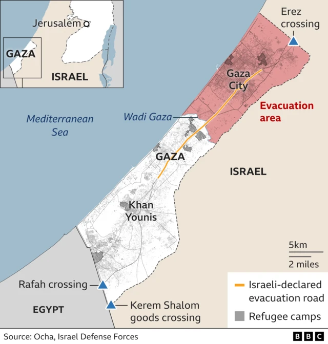 A map showing Gaza, with several crossings including the southern Rafah crossing marked on the map, as well as the evacuation area north of Wadi Gaza